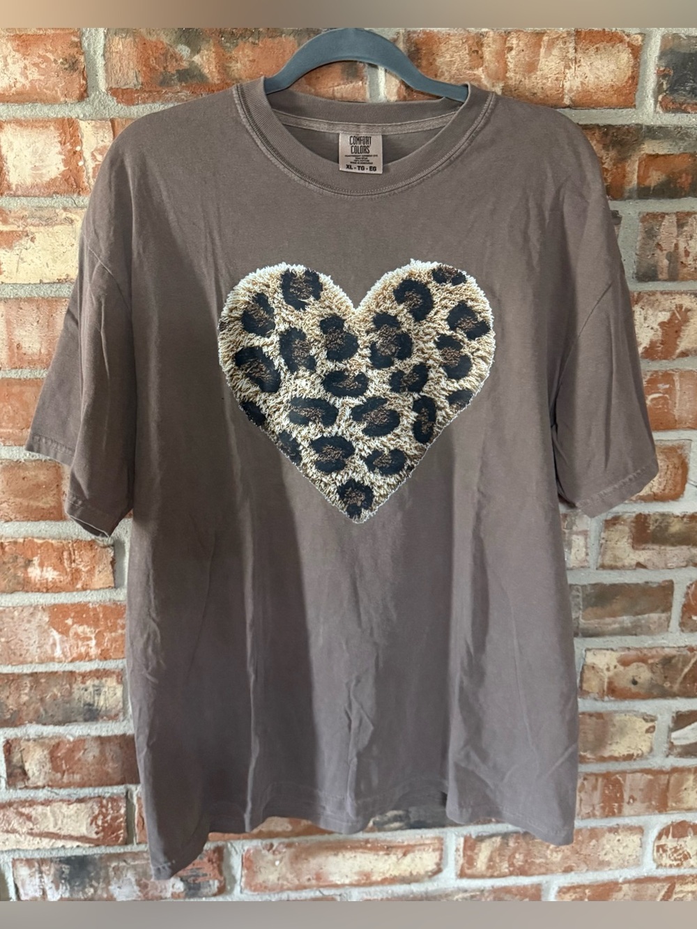 Comfort Colors Espresso Short-Sleeve Tee with Leopard Heart